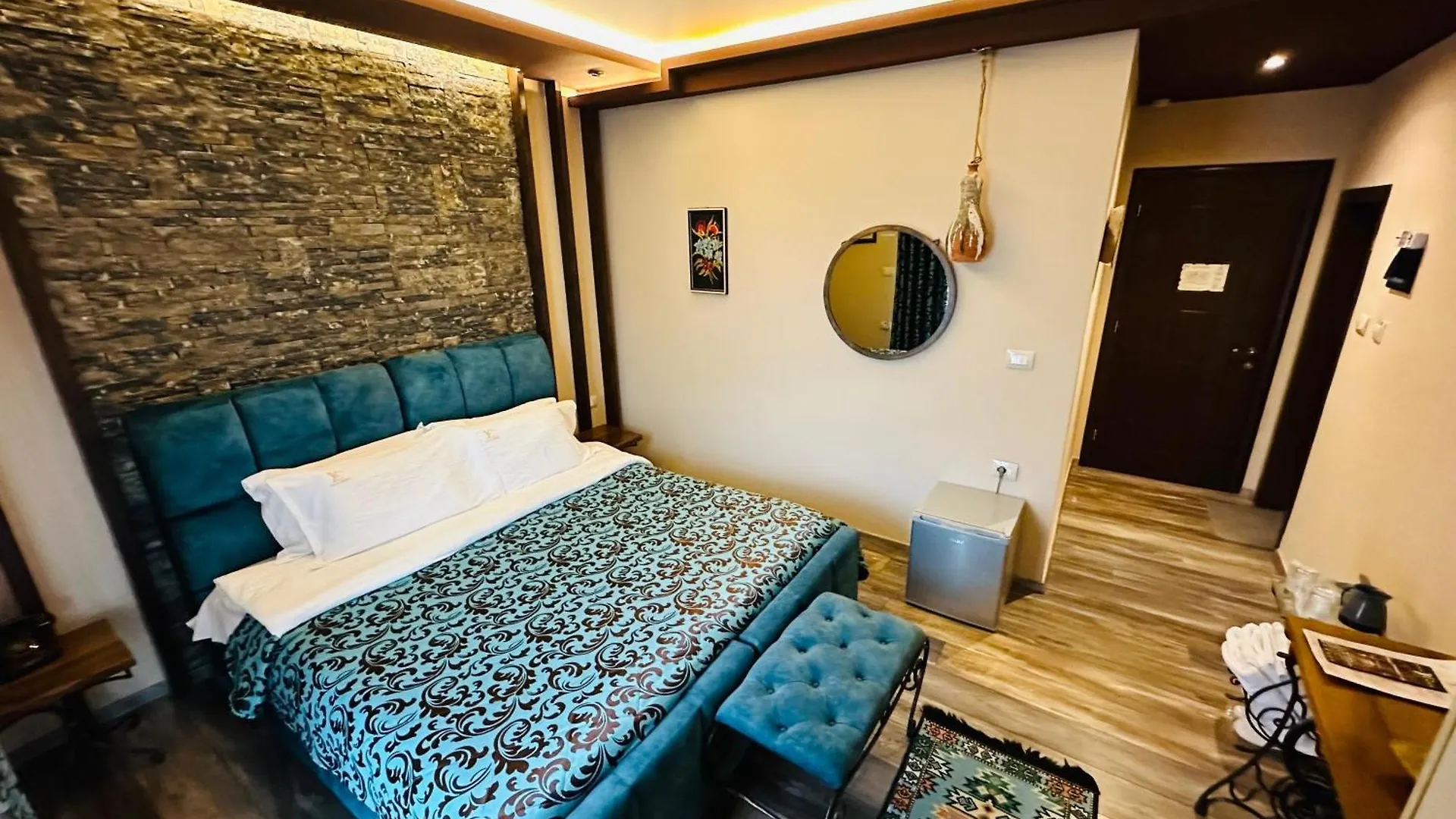 Vila Eden Boutique Hotel Korce 4*,