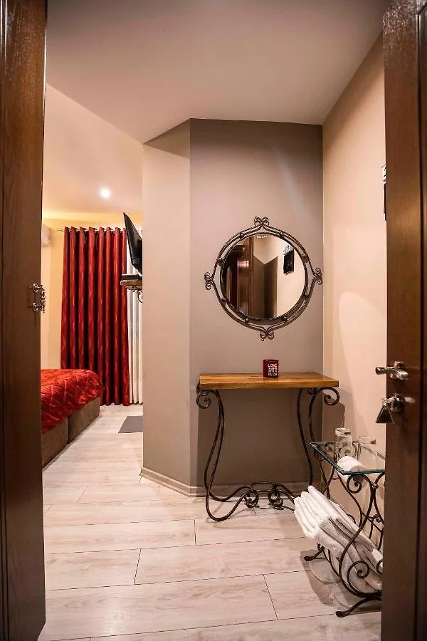 Vila Eden Boutique Hotel Korce 4*,